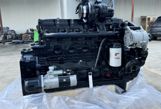 Komatsu SAA6D107E engine