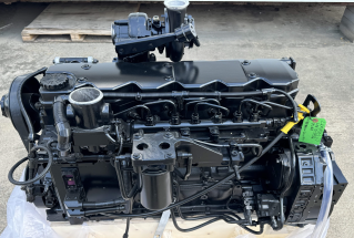 Komatsu SAA6D107E engine